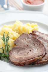 Rolled brisket with mashed potato