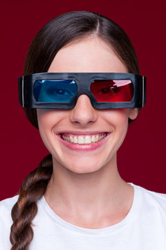 smiley woman in stereo glasses