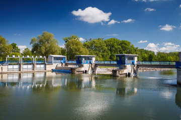 Obraz premium Canal lock/Floodgate/Ship lock on a river
