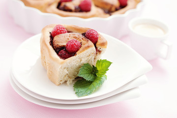 yeast, raspberry buns