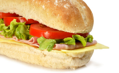 Detalle de bocadillo de jamón y queso.