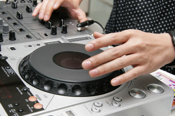 Club DJ, Hand Mixing