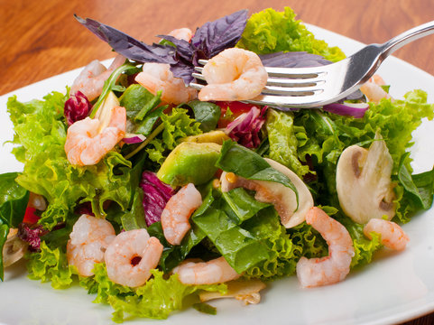 Fresh salad with shrimp