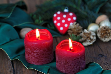 Zwei rote Kerzen