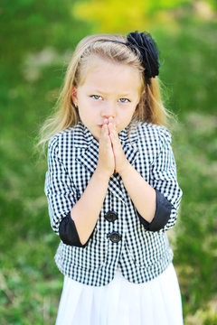 Little girl praying