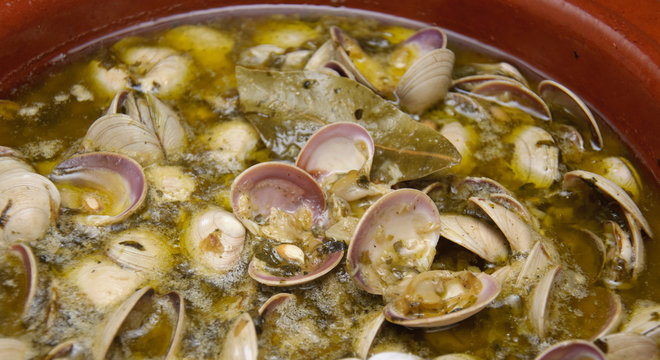 almejas a la marinera