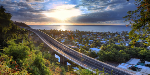 Ville de Saint-Paul au coucher du soleil, Ile de la Réunion