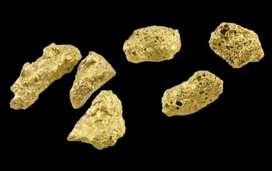 pépites d'or sur fond noir