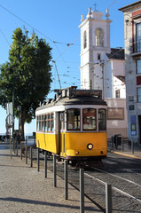Fototapeta na wymiar Tramwaj Lizbona