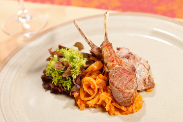 Lamb lion with vegetables