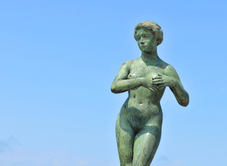Fototapeta na wymiar Nude statue