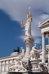 Obraz premium Österreichisches Parlament mit Pallas Athene