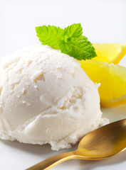 Lemon ice cream