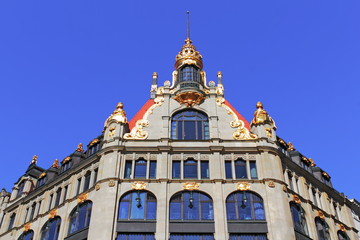 Fototapeta na wymiar Altstadthaus vergoldet