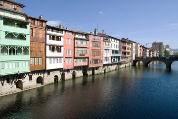 Castres maisons sur l'Agout