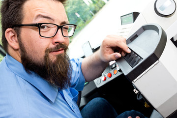 Kurios Busdriver