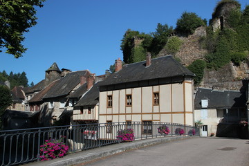 Ségur-le-château (Corrèze) © J G Dugenet