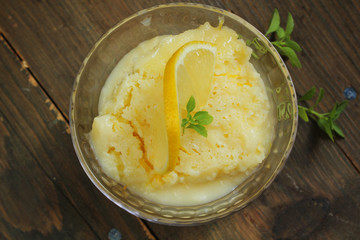 Lemon pudding