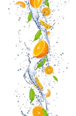 Papier Peint photo Lavable Éclaboussures deau Oranges fraîches tombant dans les éclaboussures d& 39 eau