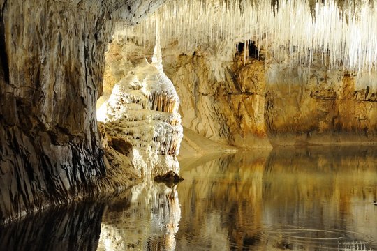 lac souterrain dans la grotte de Choranche