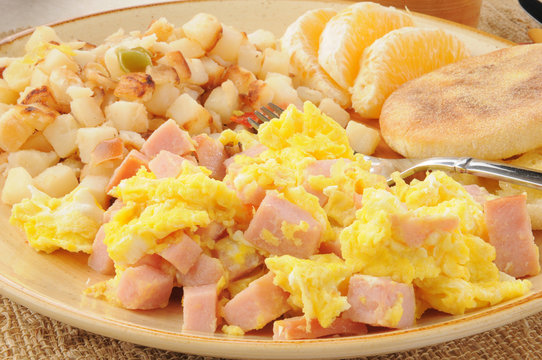 Scrambled Eggs With Diced Ham