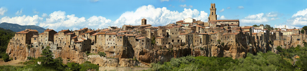 Panorama of Pitigliano, Tuscany - obrazy, fototapety, plakaty