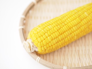 茹でトウモロコシ