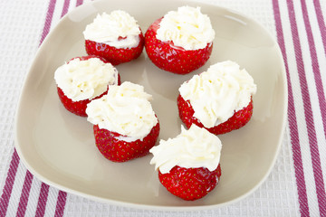 Erdbeeren mit Sahne