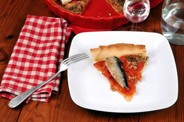 Tarte salée aux sardines et tomates fraîches