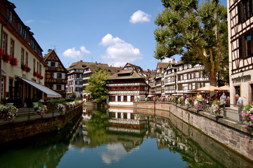 Fototapeta na wymiar Malownicze Alsace