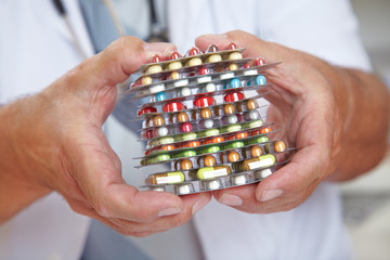 Viele bunte Tabletten