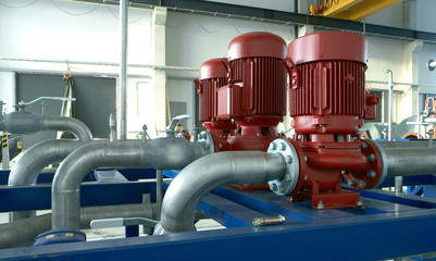 canalisations industrielles et pompe