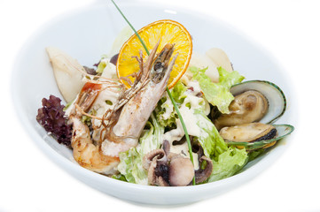 салат из морепродуктов