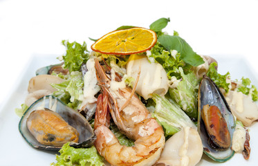 салат из морепродуктов