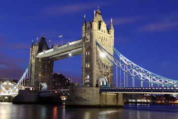 Obraz premium Tower Bridge, London at night.