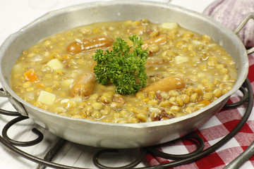 saucisses et lentilles