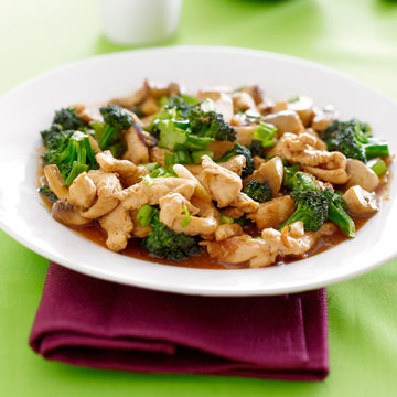 Chinese Food - Chicken And Broccoli Stir Fry