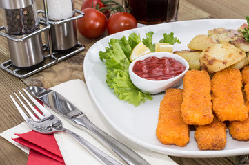 Fish Fingers with fried Potatoes