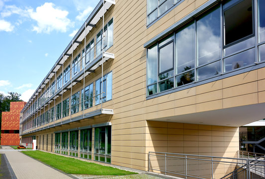 Institut f&uuml;r Virologie mit S4-Labor