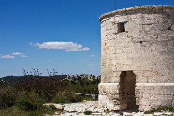 Fototapeta na wymiar Wieża w Les Baux