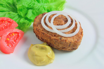 Frikadelle mit Zwiebelringen 02