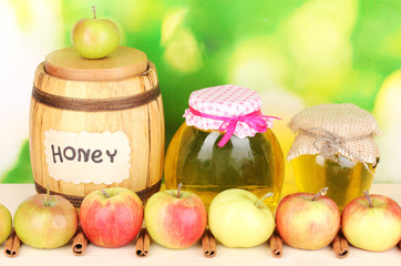 Honey and apples with cinnamon