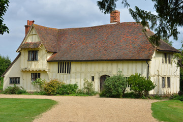 Large farmhouse at flatford © pauws99