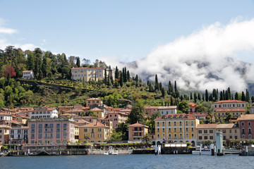 Fototapeta na wymiar widok na jezioro miejscowości Bellagio i Como Villa Serbelloni na cześć
