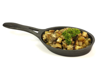 Poêlée de pommes de terre sautées au cèpes
