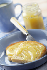 Toasts with lemon curd