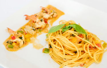 spaghetti seafood, spaghetti with shrimp and squid