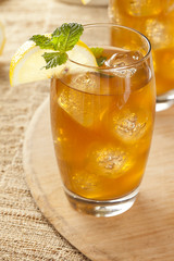 Refreshing Iced Tea with Lemon