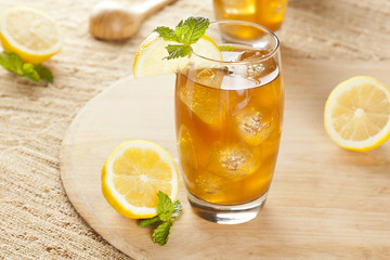 Refreshing Iced Tea with Lemon