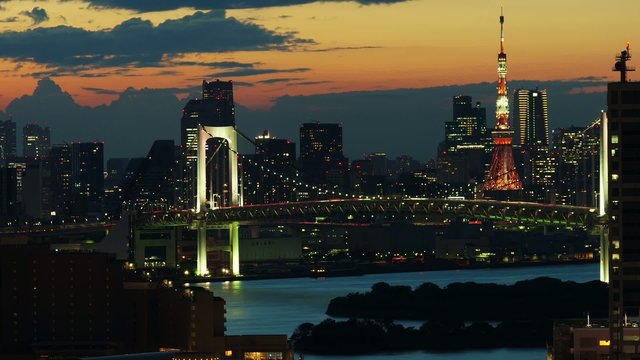 レインボーブリッジと東京タワー